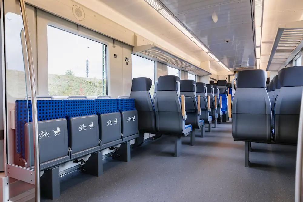 Großzügiger Innenraum im RE 8 © go.Rheinland/Smilla Dankert